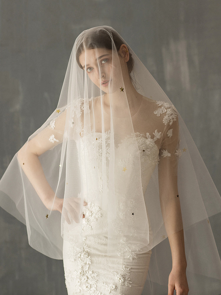 Bridal Veil With Double Leaf Edge