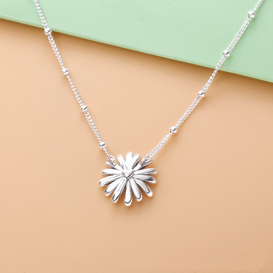 Daisy Necklace