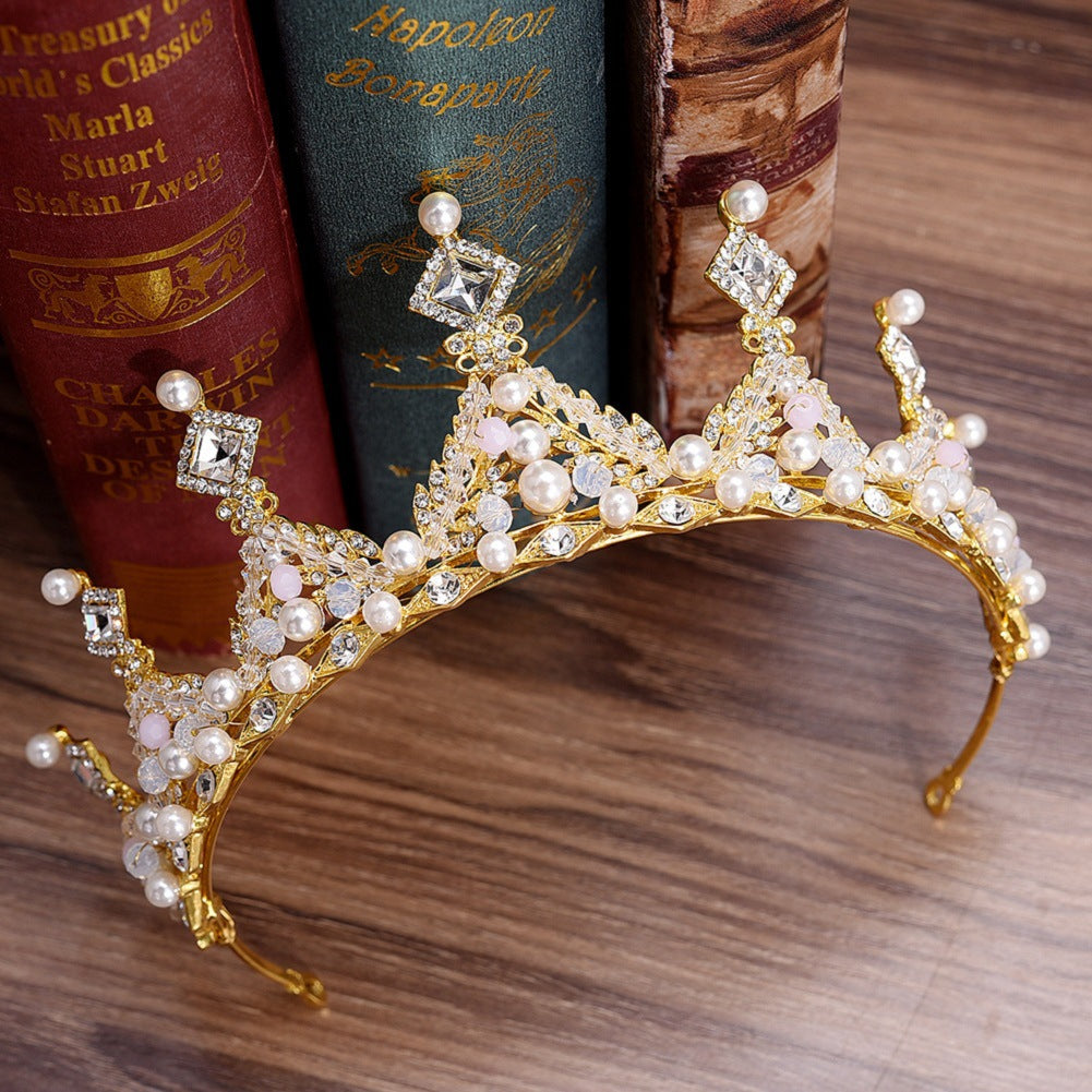 Evelyn Crown