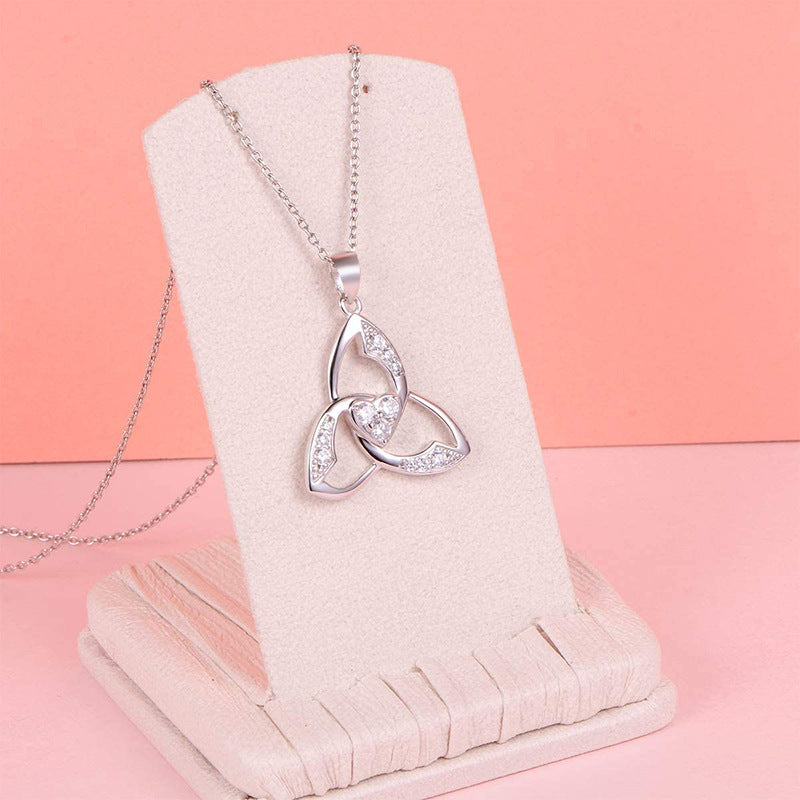 Triangle Clavicle Necklace