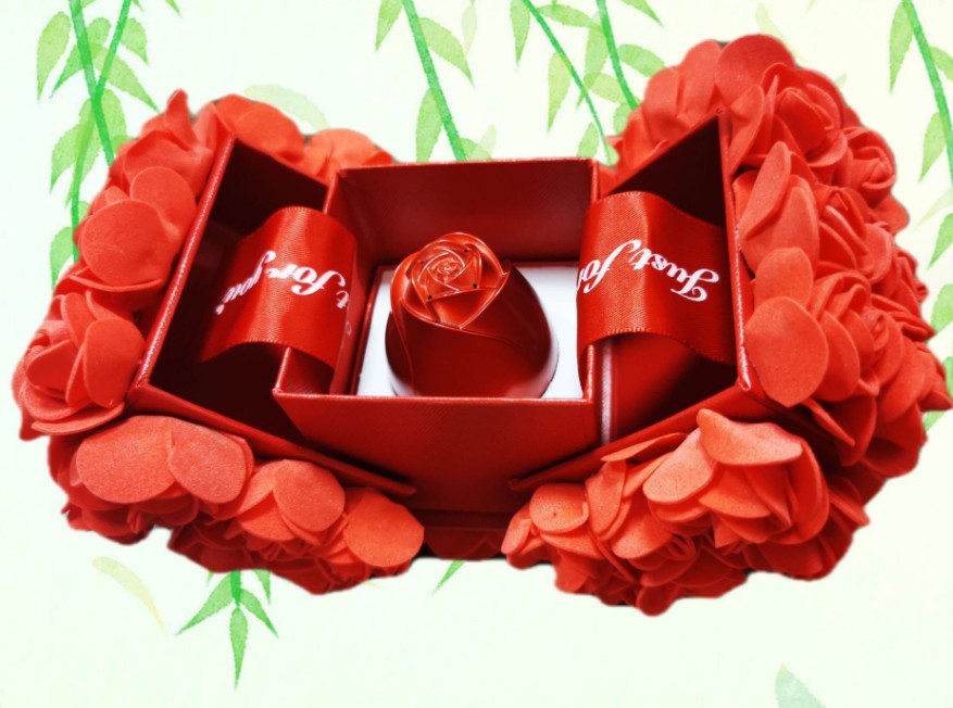 Rose Jewelry Gift Box